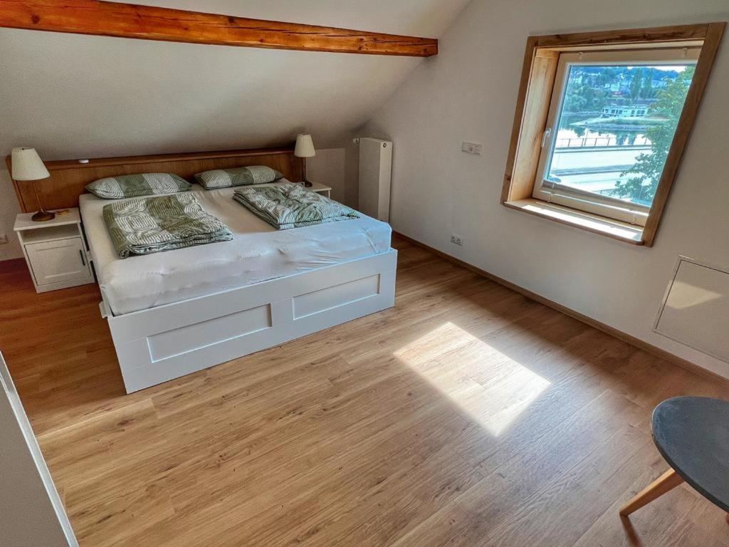 Helle 2 Zimmer Dg Wohnung Passau Eksteriør bilde